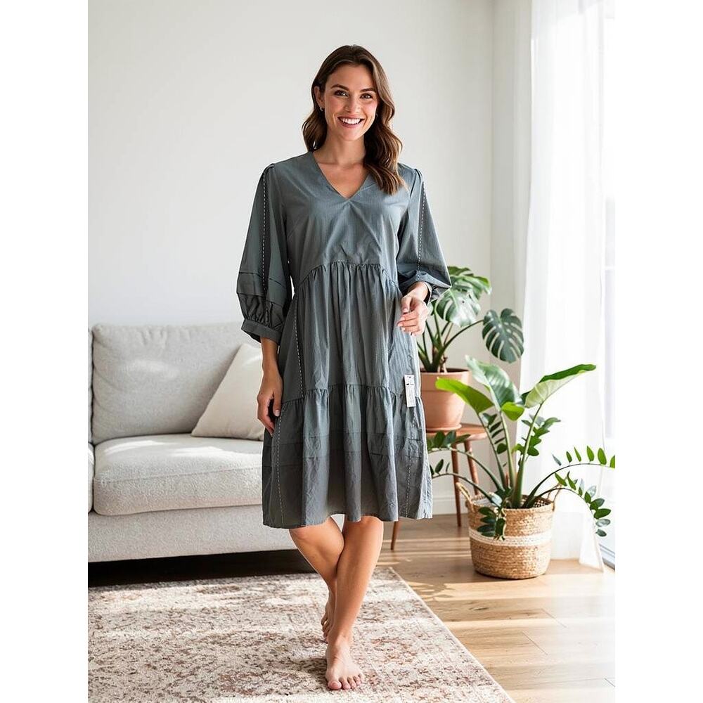 Aura Dress The Red Dress Oversized Babydoll Tiered V Neck Maxi -Green, Sz XS